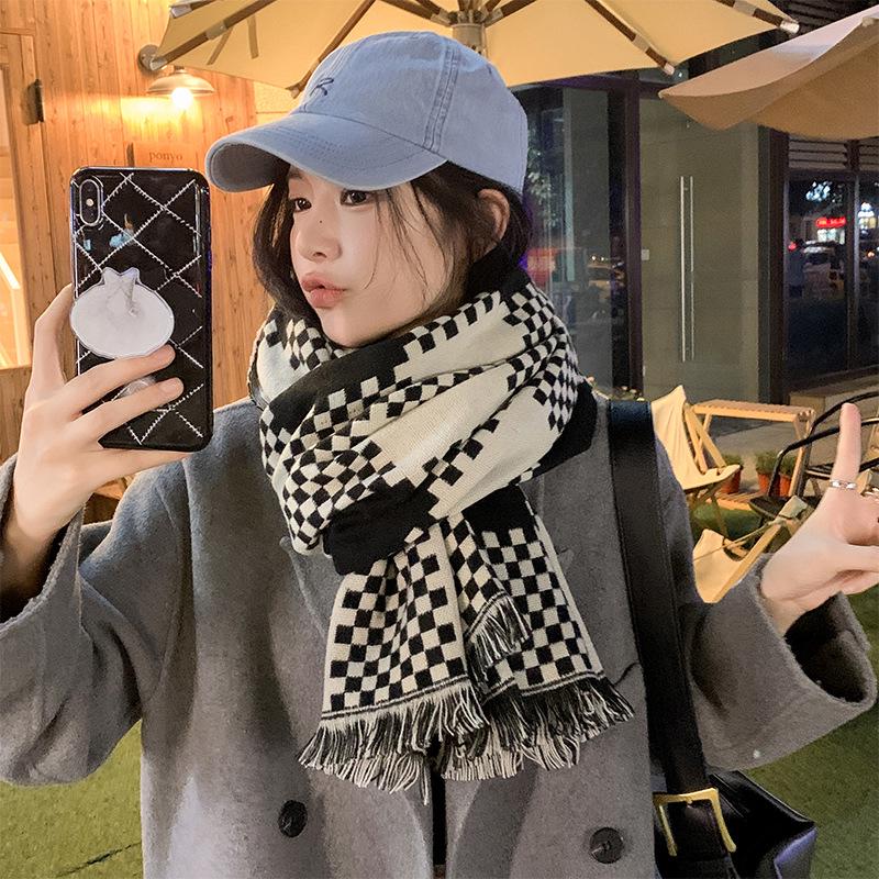 2024 British Checkered Women's Winter Scarf: Versatile Student & Couple Shawl
