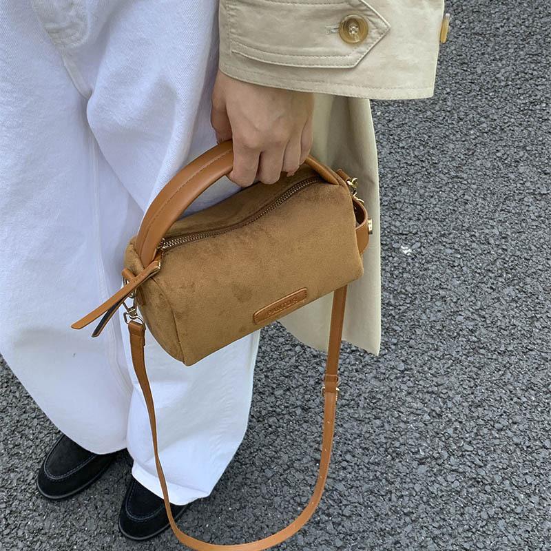 Frosted bag new women's simple temperament niche design retro casual messenger bag tide