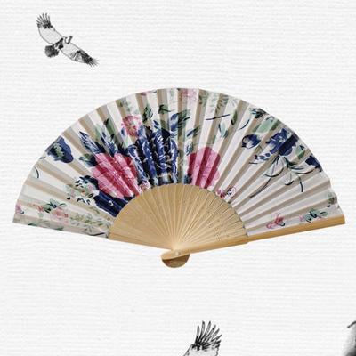 Matériau en soie Éventail pliant chinois Bois de bambou Motif floral Éventail pliant Soie artificielle Conception pliante Éventail à main Offrir un cadeau