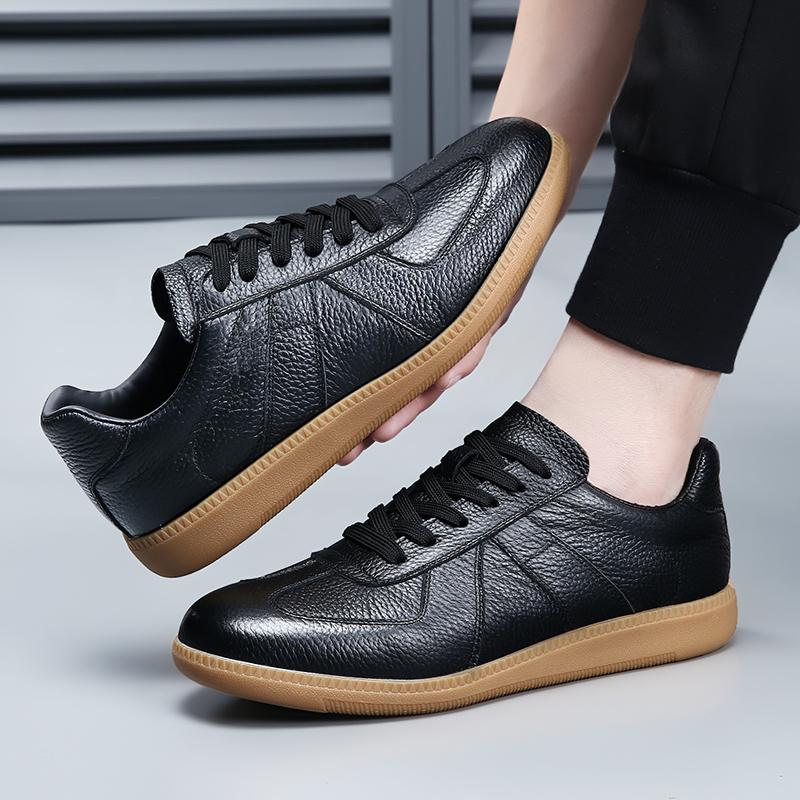 Fashion 2025 New Men's Casual Sneakers Breathable Walking Shoes Fashion Athletic Tennis Shoes for Men Non-Slip Male Lightweight Flats