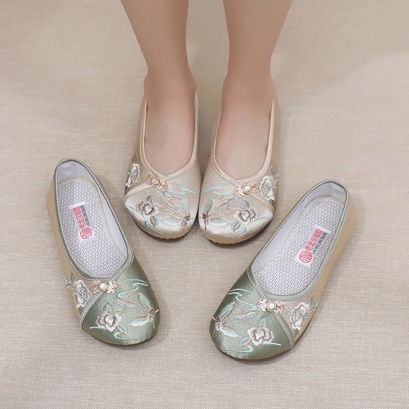 Old Beijing embroidery flat-soled forged cloth shoes fashionable antique Hanfu shoes flat-soled soft-soled embroidered women's shoes