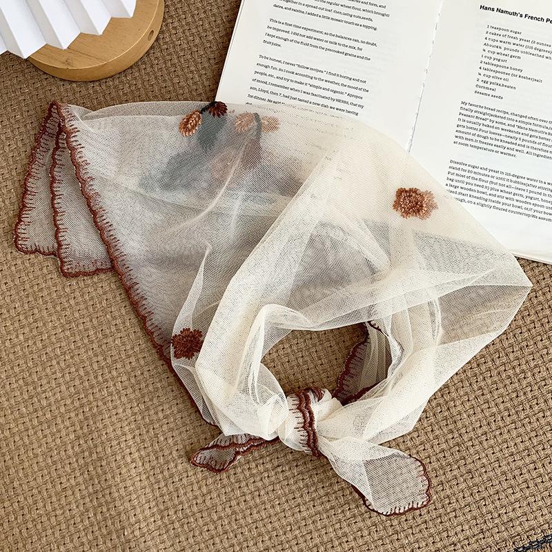 Korean Version Embroidered Magnetic Buckle Small Silk Scarf Women'S Spring And Autumn Senior Sense Foreign Style Triangle Scarf Neck Protection Mother