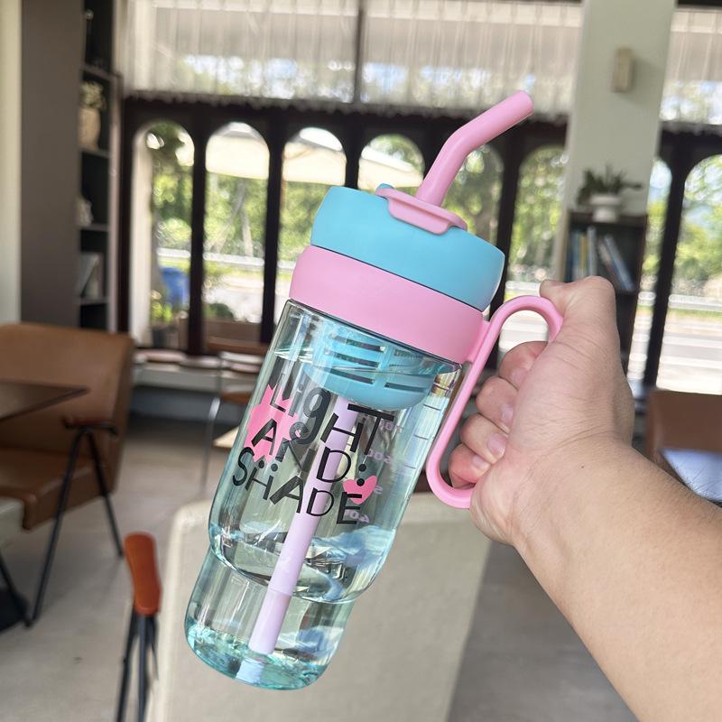 Water bottle summer giant water cup new large capacity fresh kettle high value simple male and female students double drink with straw