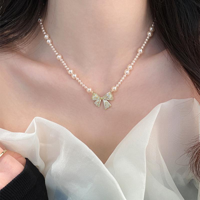 Latest Trendy Pearl Necklace Women Light Luxury Elegant All-Match Clavicle Chain Unique Niche Design Fashion Jewelry Accessories