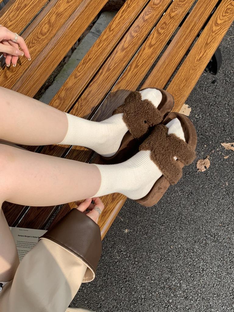 BEILIXUAN Koreansk version av ett ord med Mao Mao-skor för kvinnor hösten 2025, de nya Xiaoxiangfeng-temperaments tofflorna med tjock sula