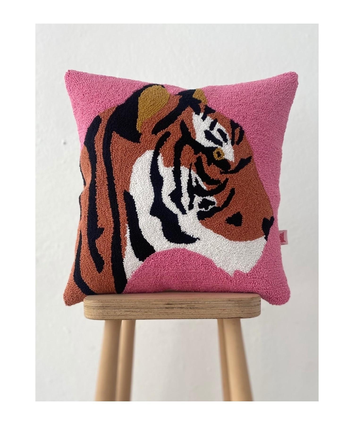 

Розовая подушка для пунша Kaplan специального дизайна