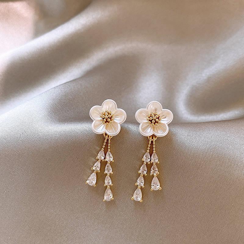 

Серьги-капли с бриллиантами, серьги с бахромой в виде цветка, серьги в нишевом стиле, легкая роскошь, универсальные, модные, с высоким чувством стиля, женские