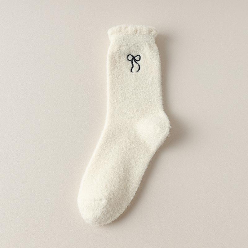 Kawaii Nœud Papillon Style Ballet Épaissir Velours Corail Sol Mignon Chaussettes Peluche Hiver Maison Sommeil Thermique Couleur Unie Mi-mollet