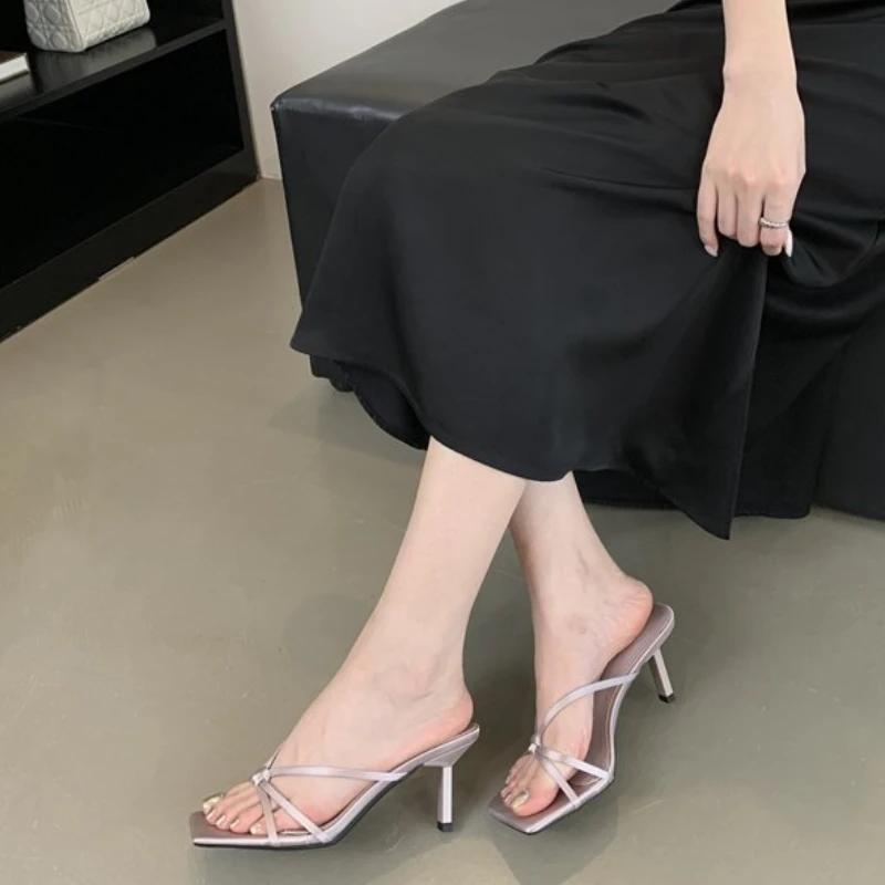 

Летние женские сексуальные сандалии на тонком каблуке с леопардовым принтом, замшевые, с Т-образным ремешком, шлепанцы с открытым носком, модная женская обувь, большой размер 42 39 фиолетовый