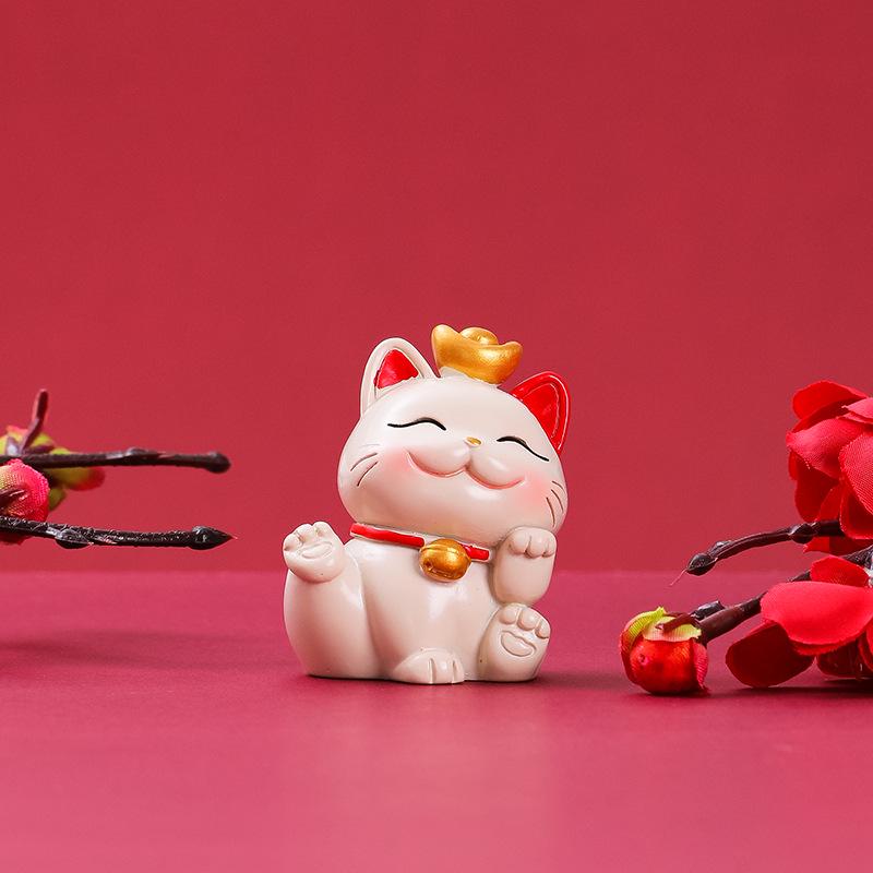 Lucky Cat Resin Desktop Ornament - Cute Cartoon Decoration for Office