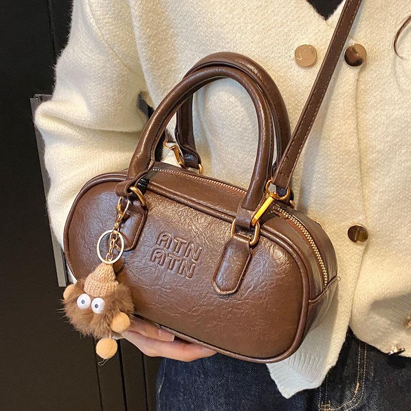Niche Design Retro Maillard Portable Small Bag Women's 2025 New Korean Fashion Textured Shoulder Messenger Bag