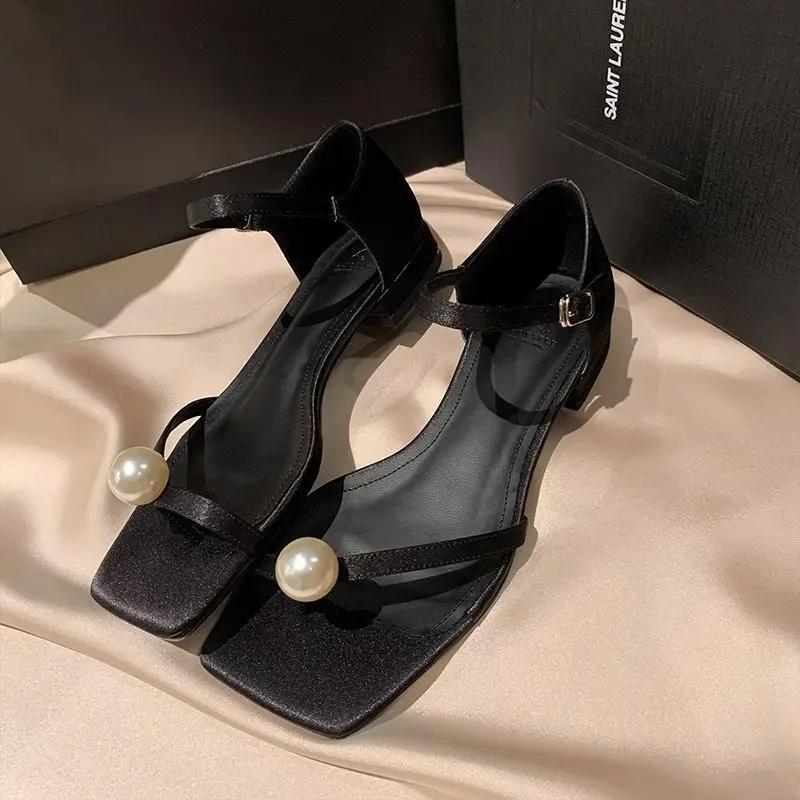 

Летние сандалии в римском стиле 2025 года одним словом для женщин с открытым носком, с пряжками, на блочном каблуке, красная уличная обувь с ремешком, жемчуг H F 40