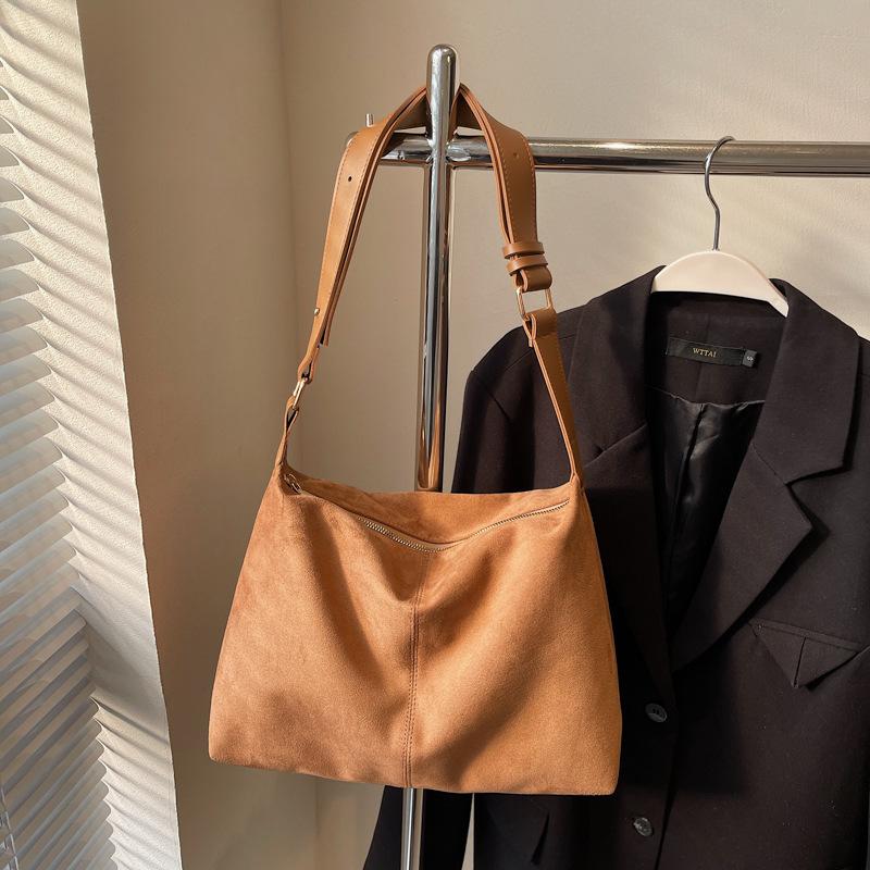 Winter Fashion Large-capacity Underarm Messenger Bag Women's Bag 2025 New Matte Tote Bag Trendy Versatile Shoulder Bag