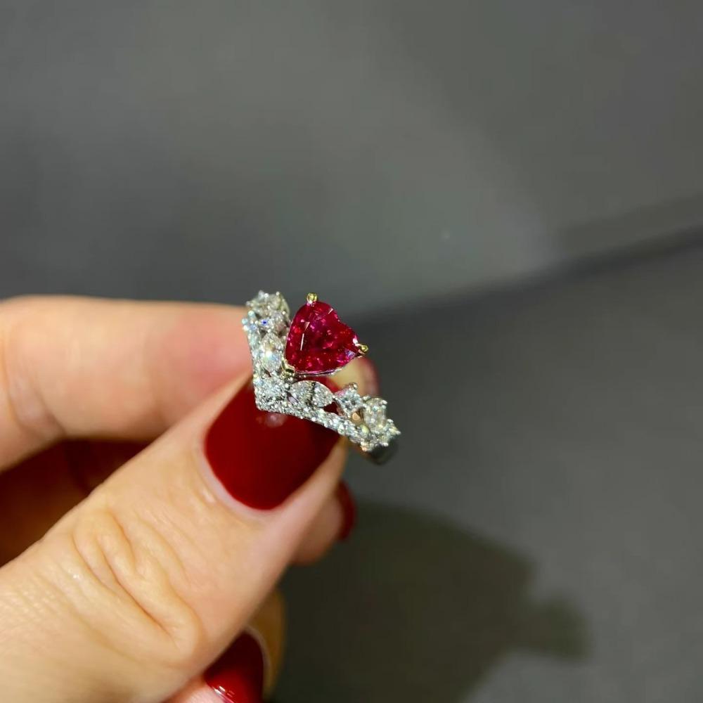 

Vintage Royal Style Heart Crown Open Ring High Carbon Diamond Red Corundum Gem Double V Shape Trendy Women Jewelry adjustable
