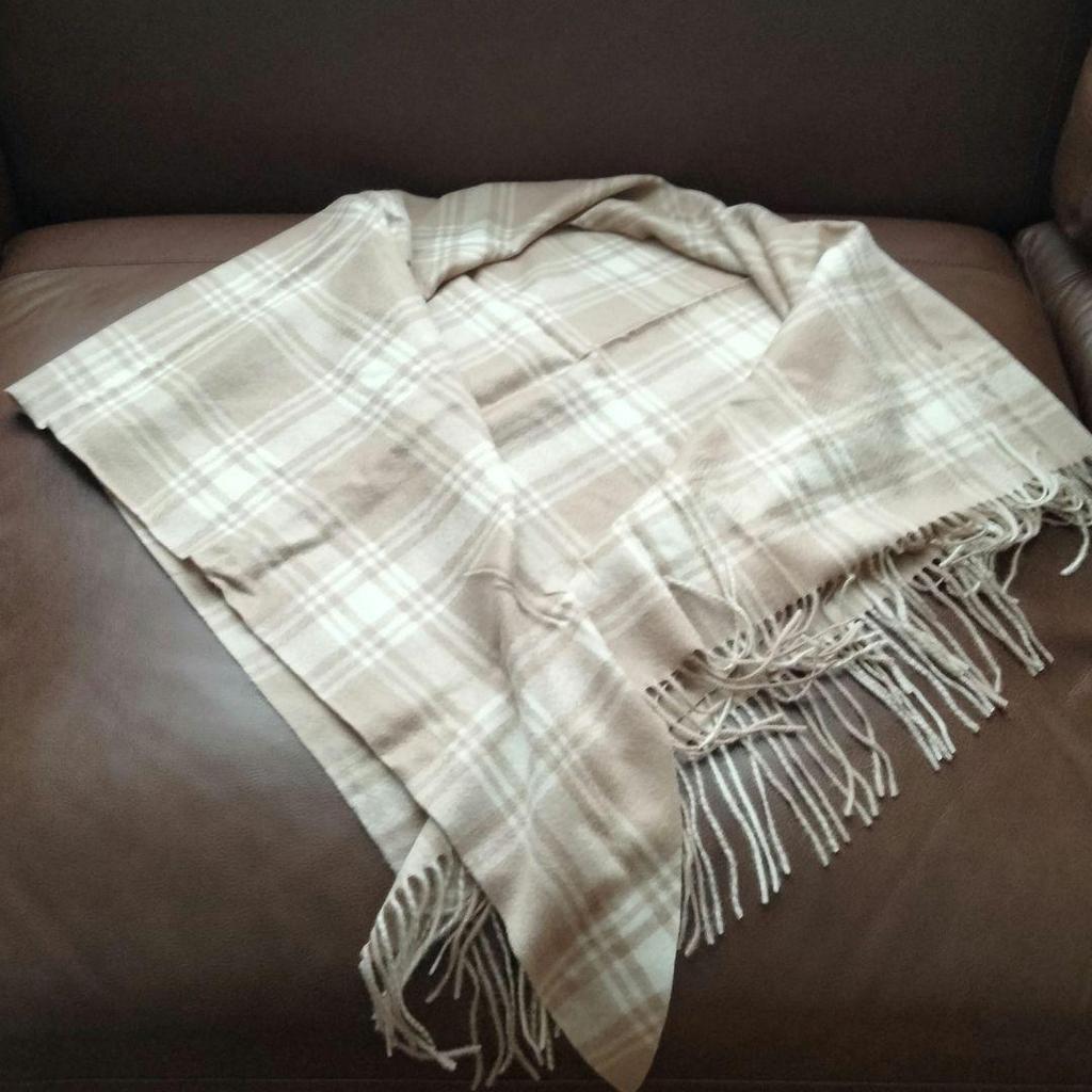 Used  New, Unused  100% Cashmere, Beige-toned Check Pattern, Stole