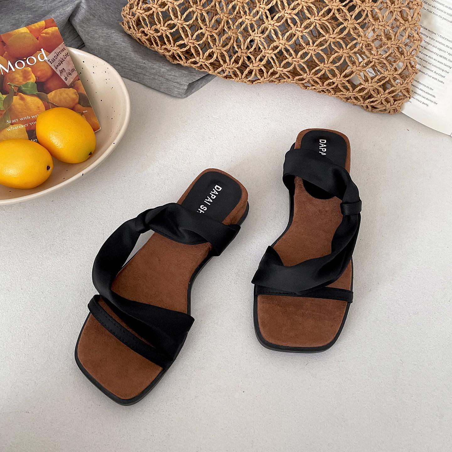 Internet celebrity black high-end thick-bottomed wedge heel one-word outer wear heightened square head French cool slippers 35