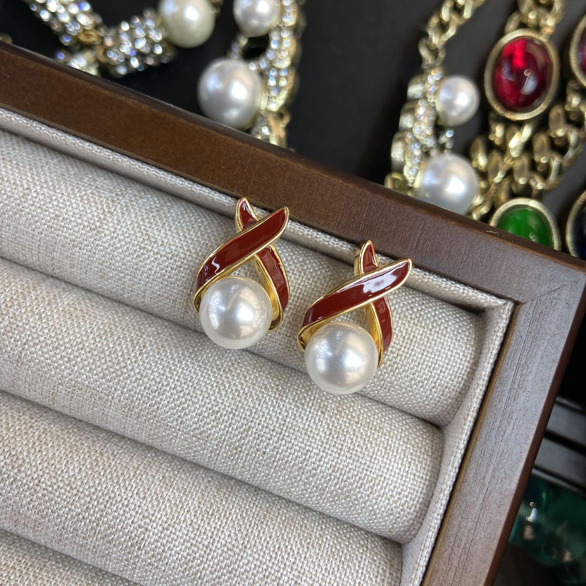 Bow Tie Pearl Earrings Exquisite Bow Retro Pearl + Elegant