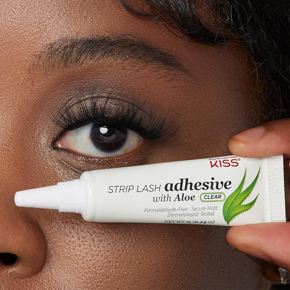 Bezbarwny klej do sztucznych rzęs z aloesem Strip Lash Adhesive KISS 7 g