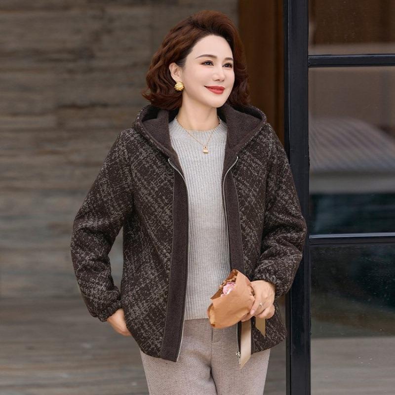 

Winter velvet thickened jacket women s new winter cotton-padded clothes cold-proof hooded cotton-padded women s cardigan 5XL [recommended 150-80kg] темно-коричневого