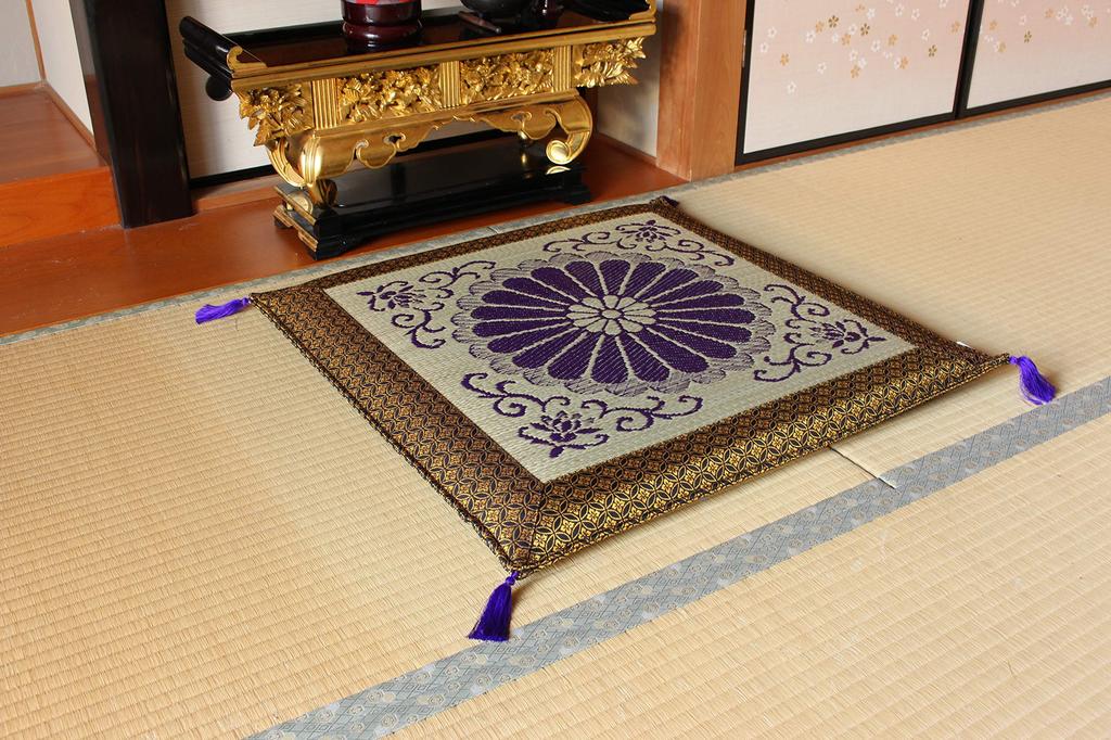 IKEHIKO Igusa (Rush Grass) Cushion for Buddhist Altars, Made in Japan, Fukuro-ori (Fukuro Weave), Sanzenin, Approx. Size: 70 x 70cm, Gold, #3109209