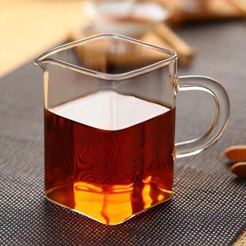 

Hand blown high borosilicate glass tea set, tea sea square fair cup with handle tea dispenser, household hospitality cup