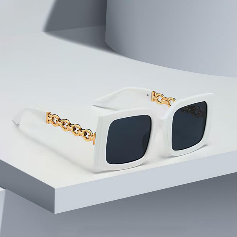 New In Fashionable Sunglasses For Women Square Frame Gradient Glasses With Metal Chain Decoration For Trendy Items
