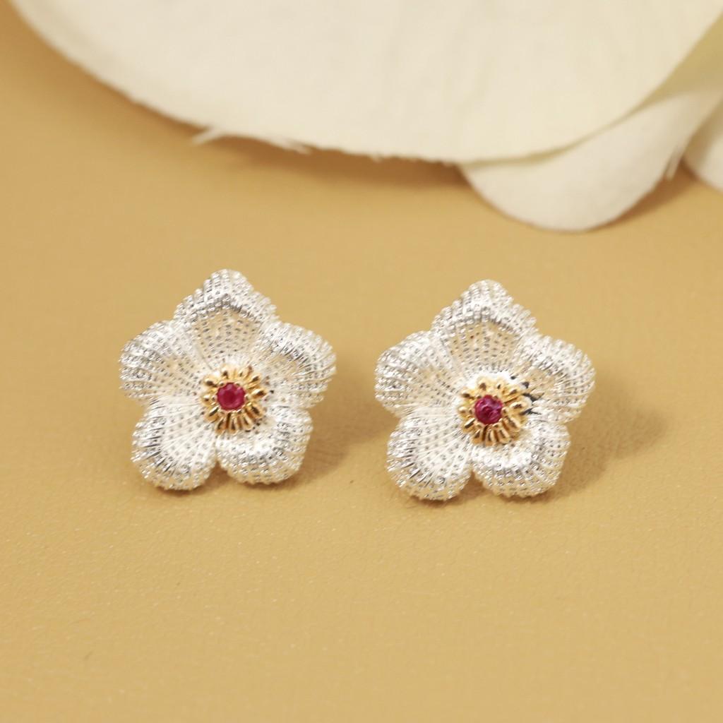 

Gardenia Earring Italian high-end jewelry brand retro palace style Earring with aurous 18k thick gold color separation electroplating