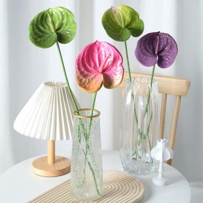 27,5" Künstliche Anthurienblumen mit Stiel Falsche Blumen Vasenfüller Real Touch Kunstblumen-Arrangement für Tischmittelstück Hochzeit Heimdekoration