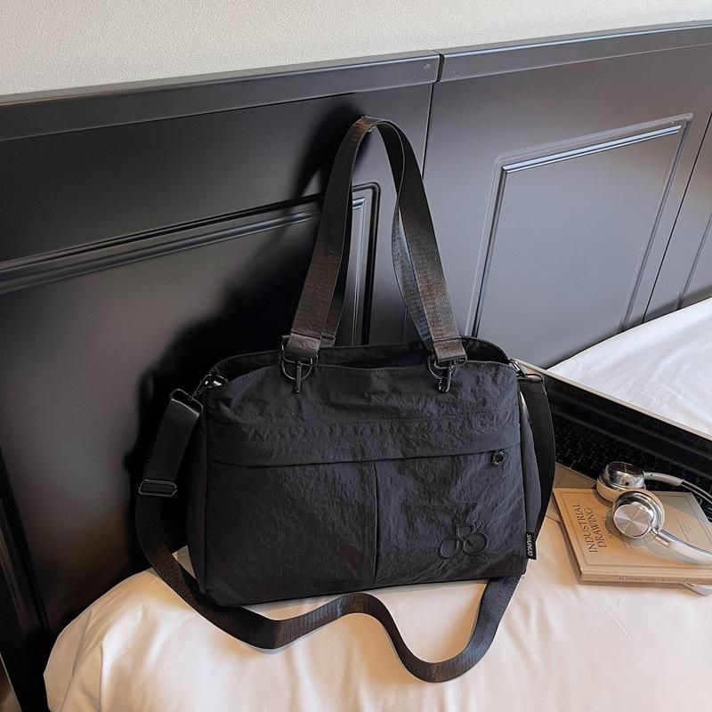 

New New Trend Women s Bag Simple Shoulder Bag Light Casual Versatile Solid Color Large Capacity Messenger Bag Travel Bag чёрный