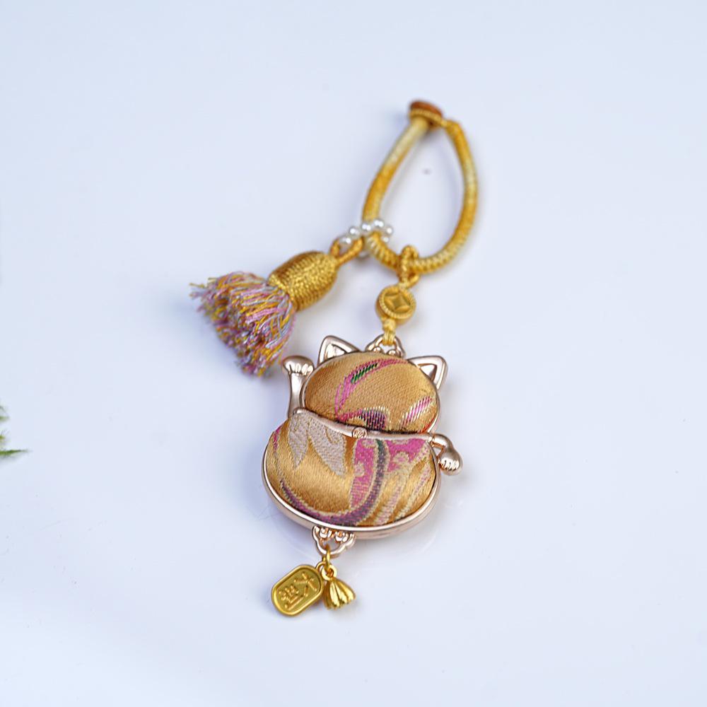 Exquisite Embroidered Lucky Cat Keychain – Ethnic Style Brocade Pendant Lucky Cat Keychain Pendant