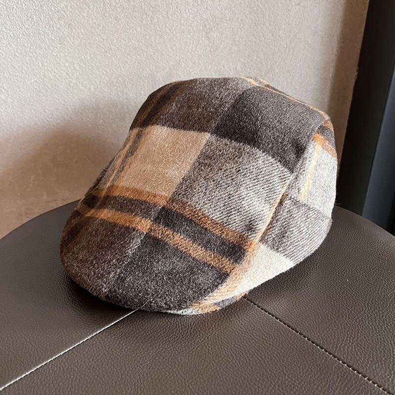 Newsboy Retro Plush Cap With Short Brim And Grid Design Fit For Autumn Fashion