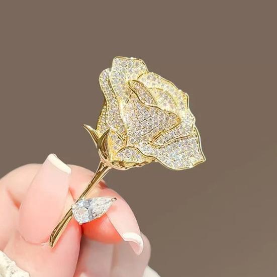 Rose Brooch with Diamonds Dazzling Alloy Lapel Pin Fade Resistant Exquisite Flower Pin for Daily Wear And Holiday