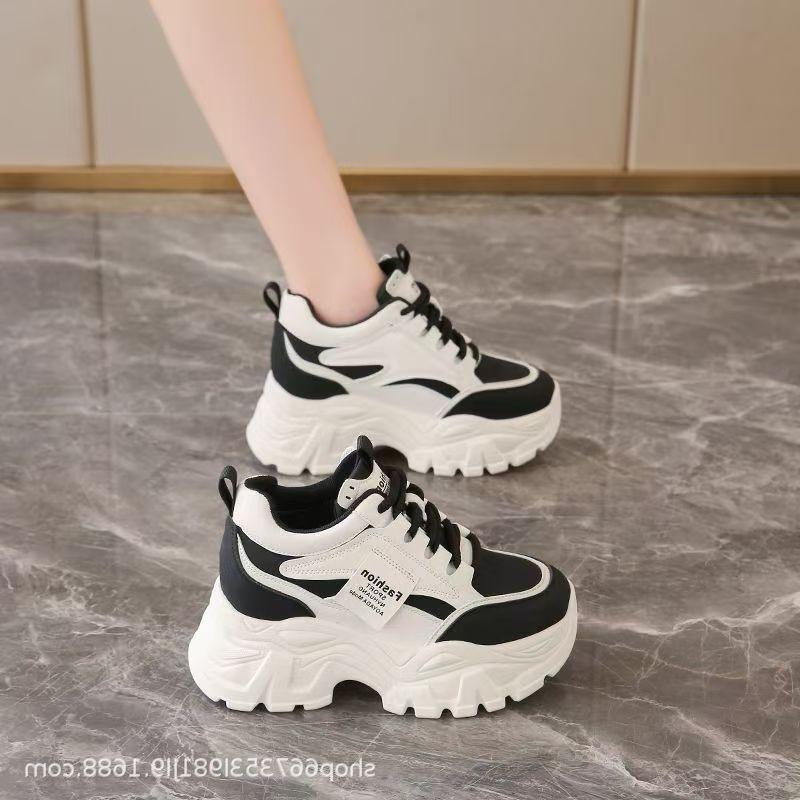 22 nouvelles petites baskets décontractées d'automne à semelles épaisses pour augmenter la taille, style papa, muffin