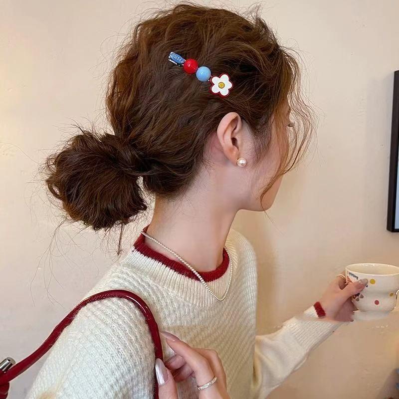 

Sweet Red Floral Round Bead Hairpin – Korean Minimalist Girly Hair Accessory for Shaggy Bangs & Soft Bangs, Youthful Style