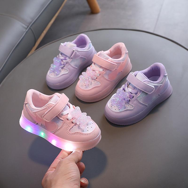 Scarpa da ginnastica per bambini Primavera Nuova Moda Comfort Scarpa da ragazza Versatile Suola Morbida Luce LED Scarpa da ragazza Carina Antiscivolo Raffinata Scarpe Casual