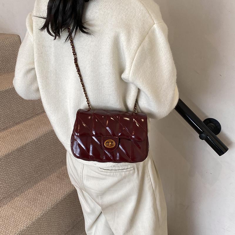 2025 autumn and winter new diamond chain retro women's small fragrant wind bag small square bag trendy messenger bag single shoulder women