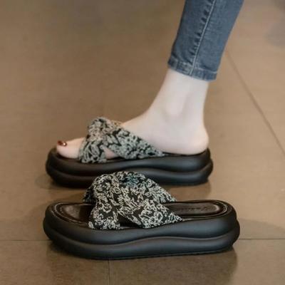 Dames Zomer Bovenkleding 2025 Nieuwe Casual Strand Sandalen met Dikke Zool Modieuze en Veelzijdige Woord Sandalen en Slippers