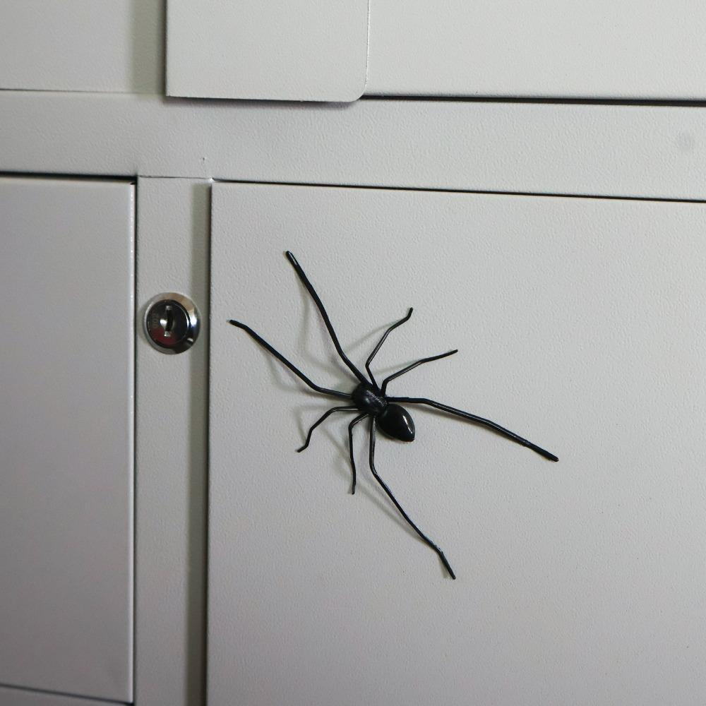 1-Piece Realistic Spider-Shaped Fridge Magnet Prank Holiday Decoration for Home, Kitchen, Car, Halloween Magnet, Suitable for Kitchen, Office