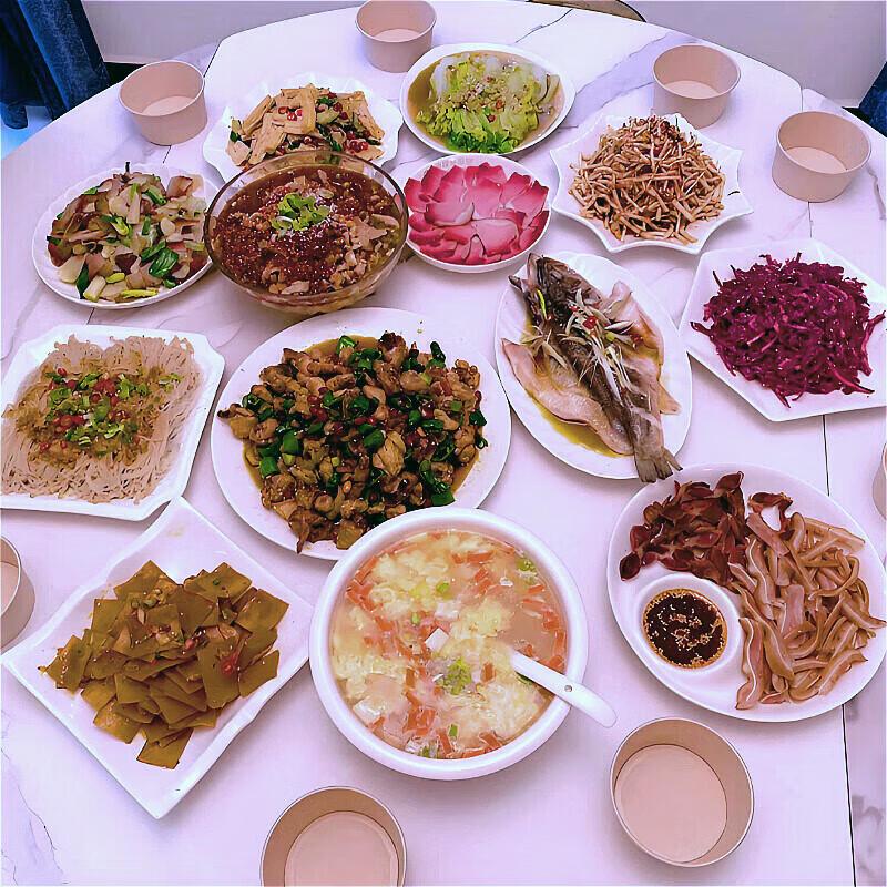 Glazed Summer 14-inch Egg-Shaped Threaded Ceramic Fish Plate