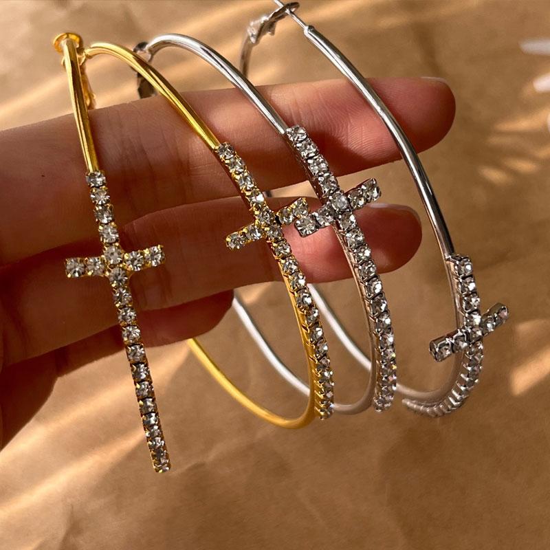 Modische Schlichte Creolen für Damen Kreuz Glänzend Kristall Gold Silber Metall Y2K Punk Schmuck Tägliches Party-Zubehör Runde Ohrringe