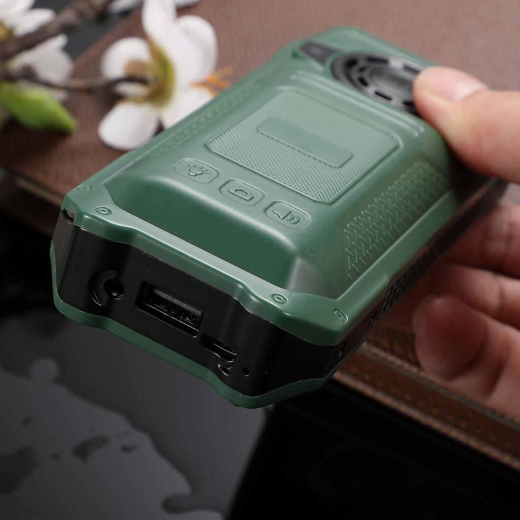 Telefone celular com botão M6000 2G, tela de 2,4 polegadas, alto-falante grande, lanterna de 2400mAh, câmera FM, recurso de quatro SIM, telefone celular