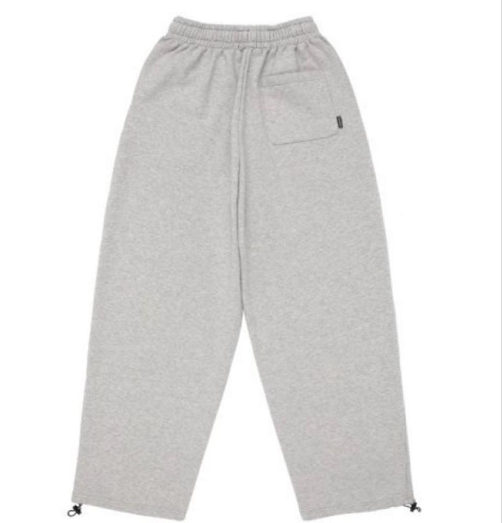 [USED] Sweatshirt Worn by Stray Kids' Hyunjin, Available Today Only