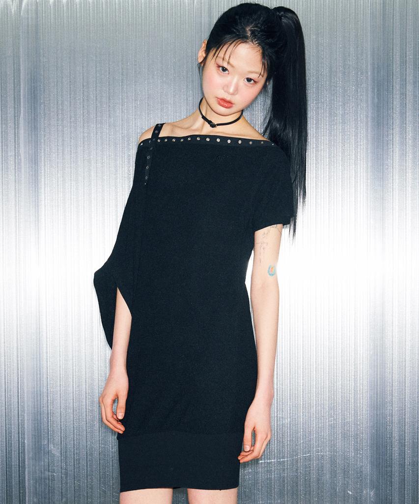 Nilring D07.00 Unbalanced Boat Neck Short-Sleeved Dress _ Black