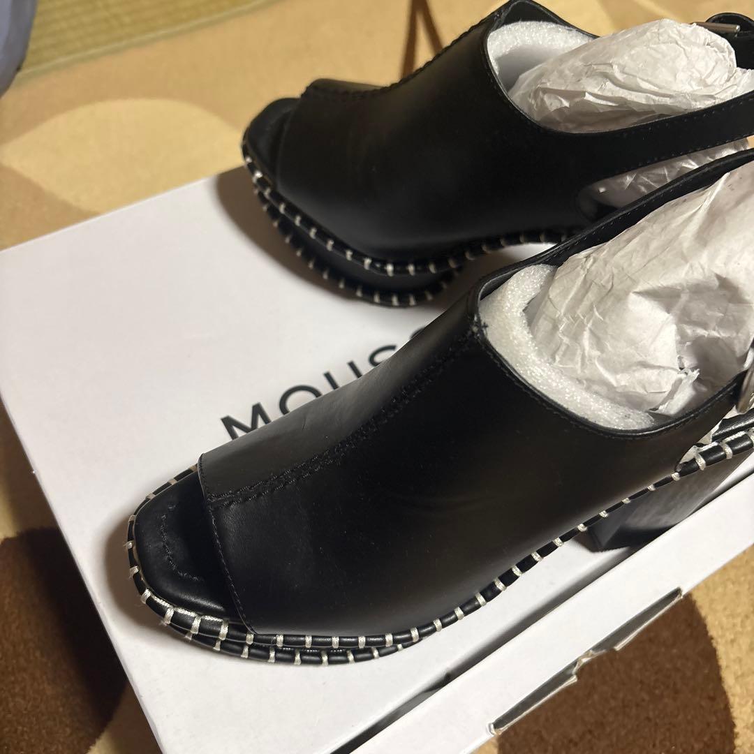 Moussy black sandals