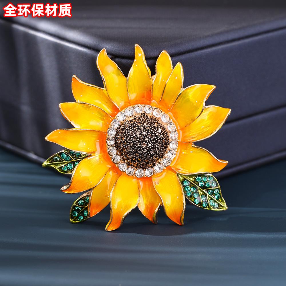 New diamond-encrusted sunflower brooch high-end sense light luxury fashion versatile high-end pin brooch accessories