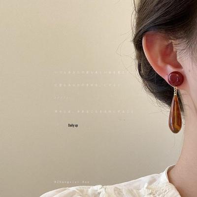 Retro Elegant Pearl Amber Teardrop Earrings for Women - Light Luxury Fashion Accessories