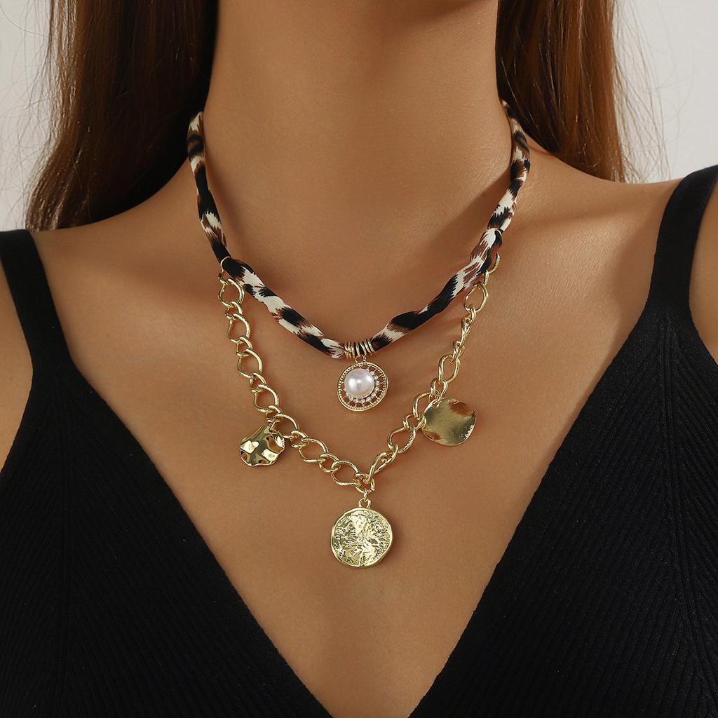 Knitted Colored Rope Necklace, Crystal Heart-shaped Necklace, Fashionable Korean Wave Sparkling Shell Chain Necklace, Women's Fashion Party Gift 25