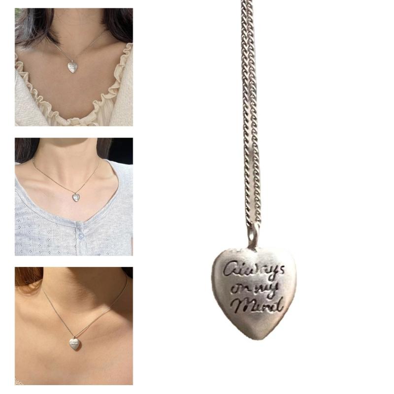 Retro Heart Shaped Pendant Necklace Unique Charm Necklace Heart Neck Jewelry Alloy Material Suitable for Trendy Outfits