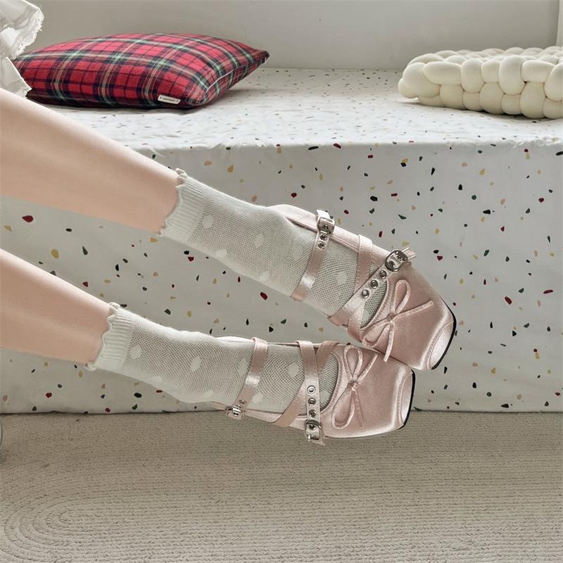 Satin temperament silver French square head light mouth flat sole shoes women's summer 2025 new with skirt Mary Jane shoes