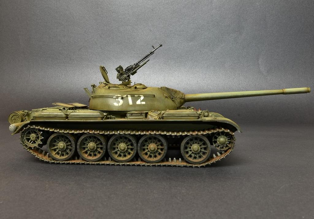 Miniart Scale Soviet Medium Tank Plastic Model Kit MA37017 1/35 T-54A
